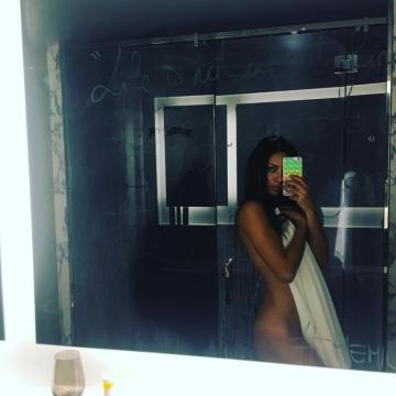 Adriana Lima lovely nude selfie