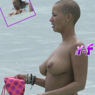 Amber Rose fine naked breasts