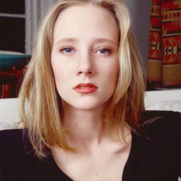 anne-heche-hot-picture-18