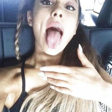 Ariana Grande nice tongue