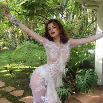bella-thorne-huge-nude-and-see-thru-collection-035