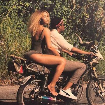beyonce-knowles-goes-naked-and-shows-ass-8
