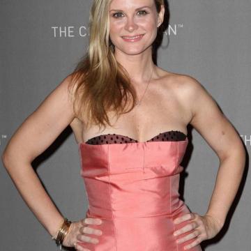 bonnie-somerville-goes-nude-7