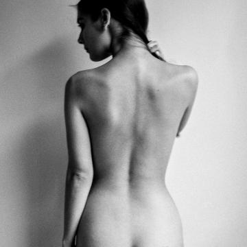 Caitlin Stasey posing and showing nude ass
