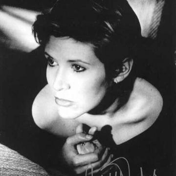 carrie-fisher-sexy-and-topless-5