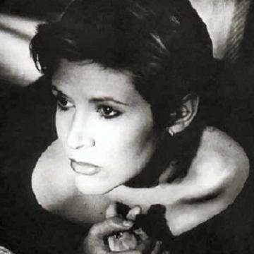 carrie-fisher-sexy-and-topless-8