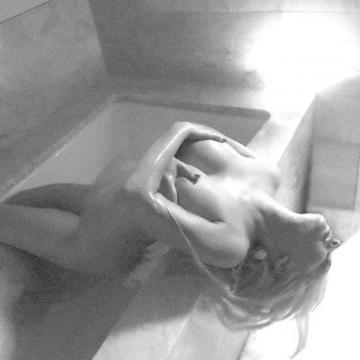 christina-aguilera-nude-sexy-02