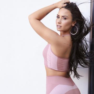 Demi Lovato nice ass in sexy lingerie