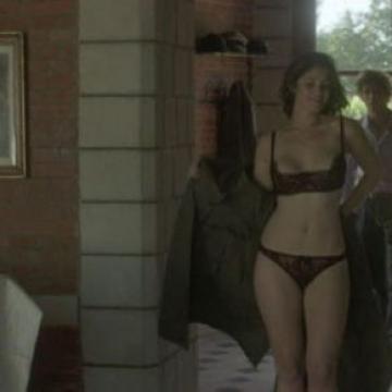 Gemma-Arterton-hand-picked-nude-photos-photo-42