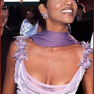 halle-berry-nude-tits-70