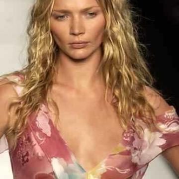 jodie-kidd-hot-pictures-17