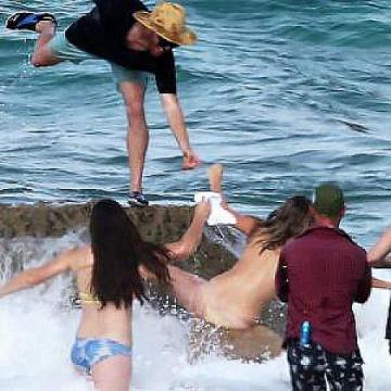 Kate Upton Falls During Topless Photo Shooting For âSports Illustratedâ
