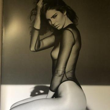 kendall-jenner-naked-and-very-hot-08