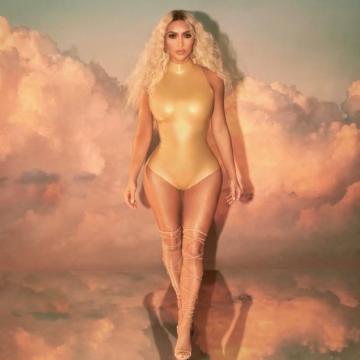 kim-kardashian-naked-ass014