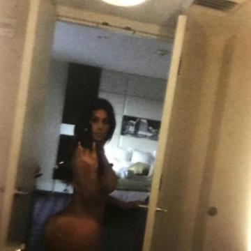 kim-kardashian-leaked-pics-10