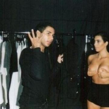 kim-kardashian-topless-and-booty-photos-30