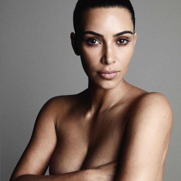 kim-kardashian-showing-off-sexy-naked-body-12