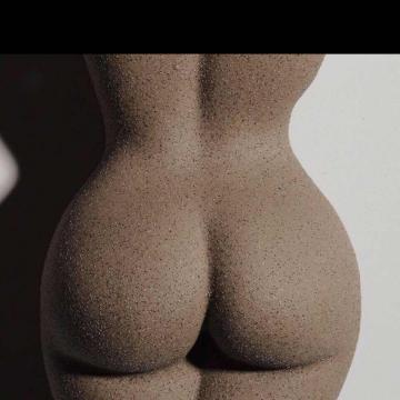 kim-kardashian-showing-off-sexy-naked-body-8