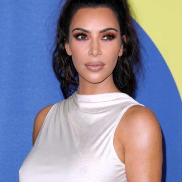 kim-kardashian-see-thru-big-boobs-8