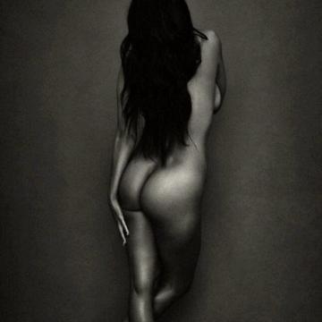 kourtney-kardashian-nude-ass-photos-01