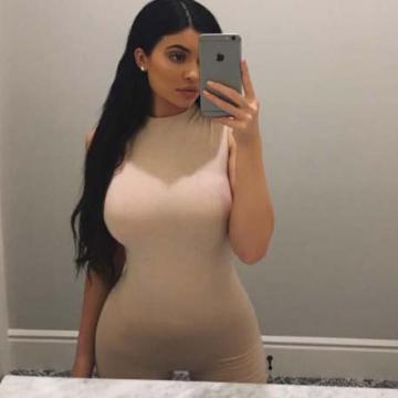 kylie-jenner-naked-and-sexy-instagram-pictures-09