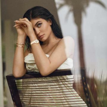 kylie-jenner-topless-and-cum-waiting-pics-20