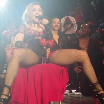 madonna-shows-pussy-9