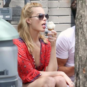 Margot Robbie licking icecream