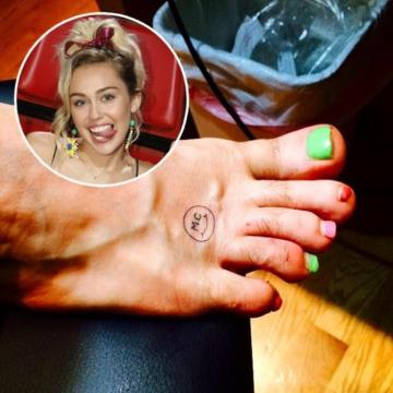 That would Naked miley cyrus peeing think, that Amusing piece Naked miley cyrus peeing