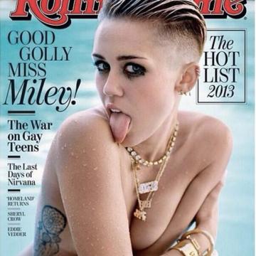miley-cyrus-naked-moments-20