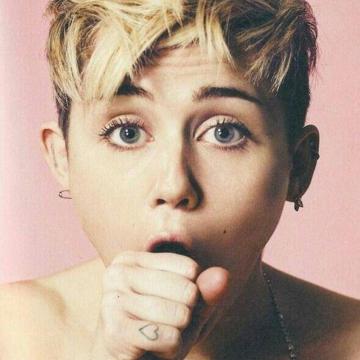 miley-cyrus-just-topless-pics-06