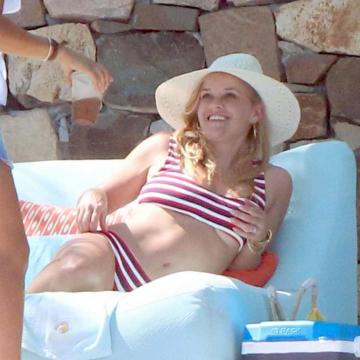 reese-witherspoon-bikini-and-naked-pics-22