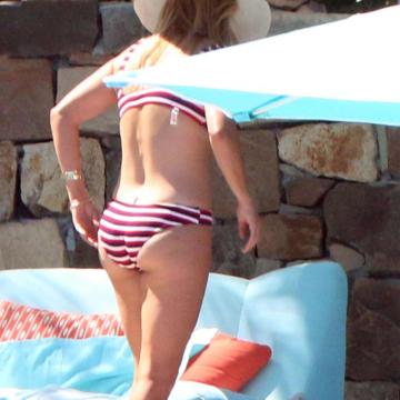 reese-witherspoon-bikini-and-naked-pics-8