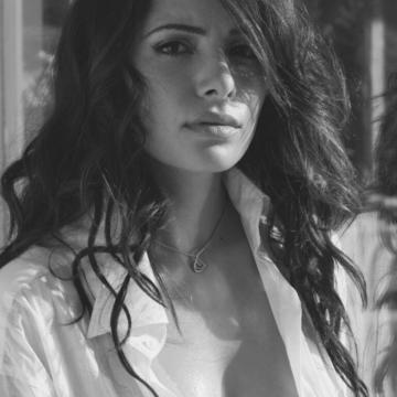Sarah Shahi unleashes assets in sexy lingerie