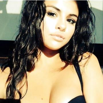 Selena Gomez uncovering big boobs
