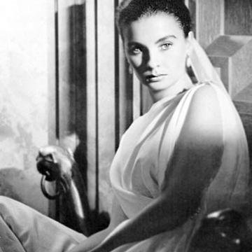 Jean Simmons reveals nude tits