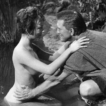 Jean Simmons shows naked body
