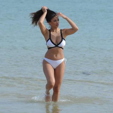 Kayleigh Morris showing off sexy bikini body