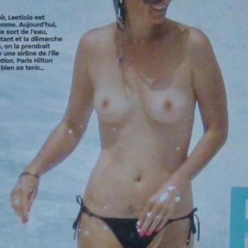 Laeticia Hallyday uncovered boobs