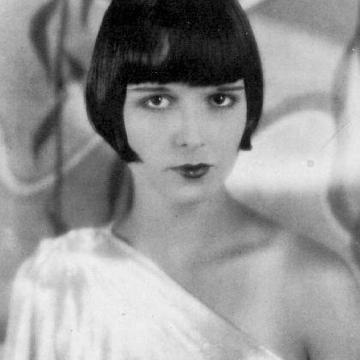 Louise Brooks goes sexy