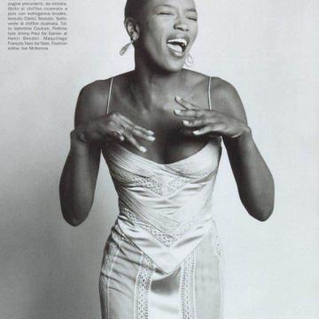 Naomi-Campbell-huge-naked-collection-104