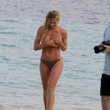 Nell-McAndrew-huge-naked-collection-184