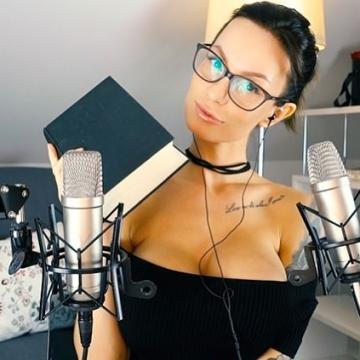 ASMR-Amy-Nude-Pictures-22