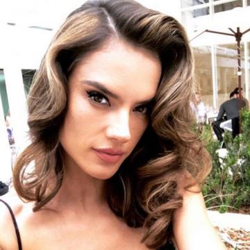 Alessandra Ambrosio drops serious cleavage