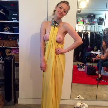 Amanda Seyfried naked boobs