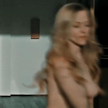Amanda Seyfried naked breasts are awesome