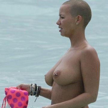amber-rose-nude-and-exposed-07
