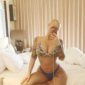 amber-rose-nude-and-exposed-27