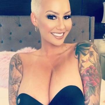 amber-rose-nude-and-exposed-29