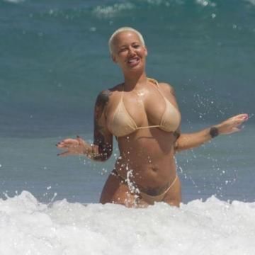 amber-rose-nude-and-exposed-56